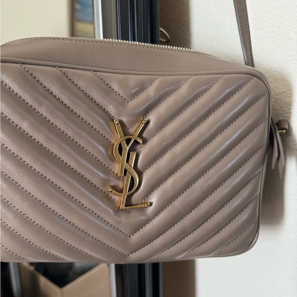 YSL — crossbody purse IN QUILTED LEATHER - Picture 2 of 9